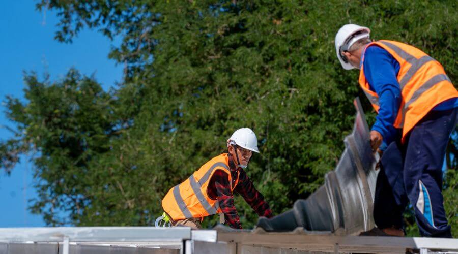 Professional gutter cleaning in Oran, IA